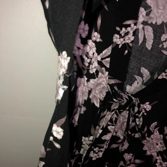 Spiritual Gangster Dark Floral Robe - Picture 3 of 5